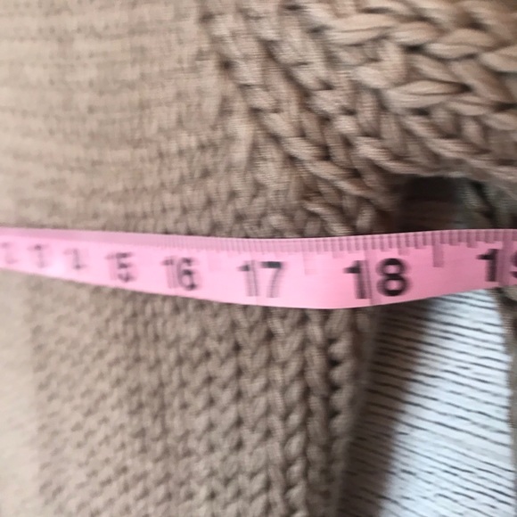 H&M Chunky Knit Sweater Cardigan Size Large - Picture 8 of 10